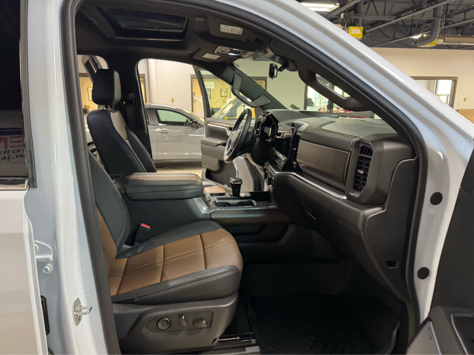 2026 Chevrolet Silverado 1500 High Country - Photo 11