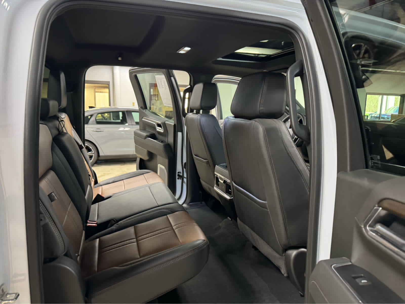 2026 Chevrolet Silverado 1500 High Country - Photo 12