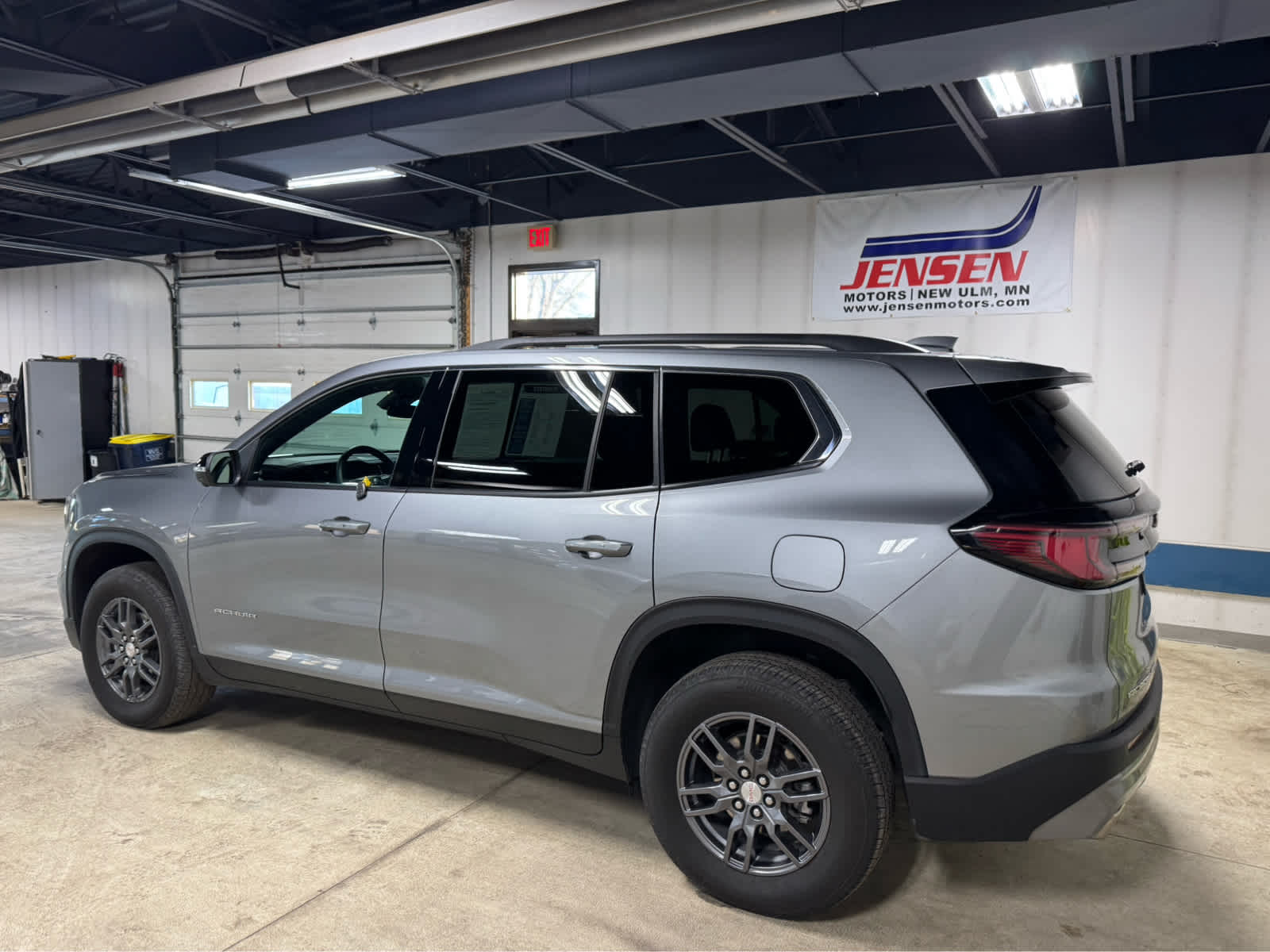2025 GMC Acadia Elevation