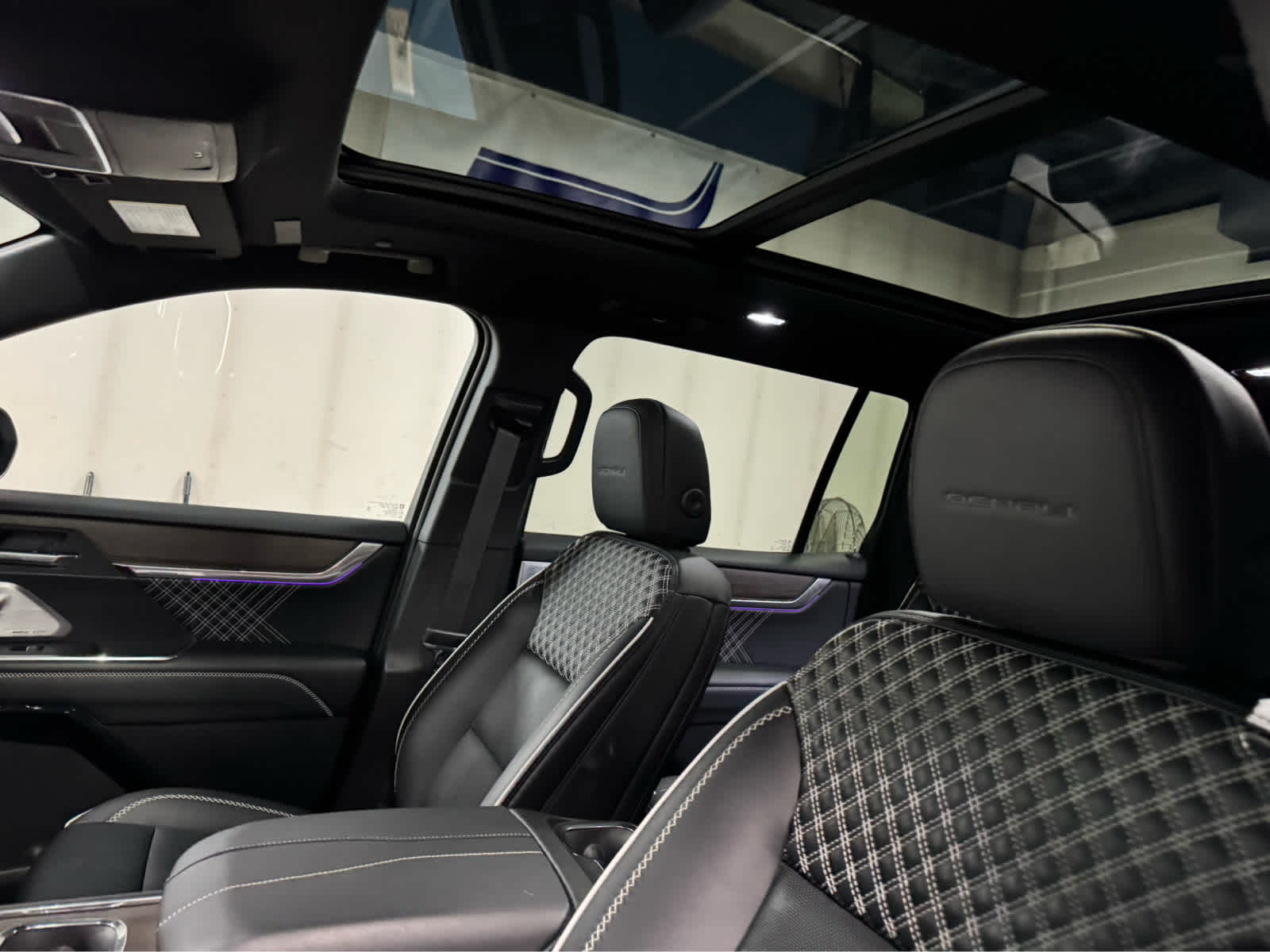 2025 GMC Acadia Denali