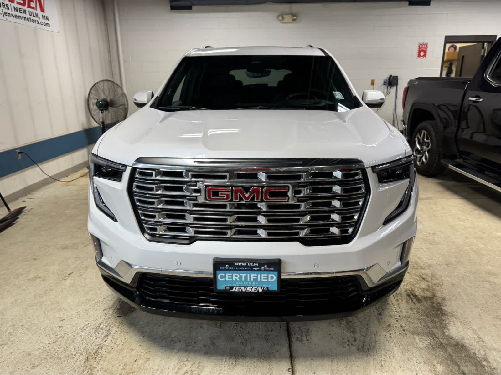 2025 GMC Acadia Denali