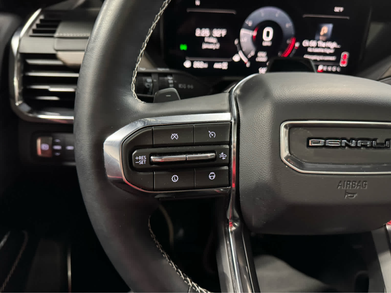 2025 GMC Acadia Denali