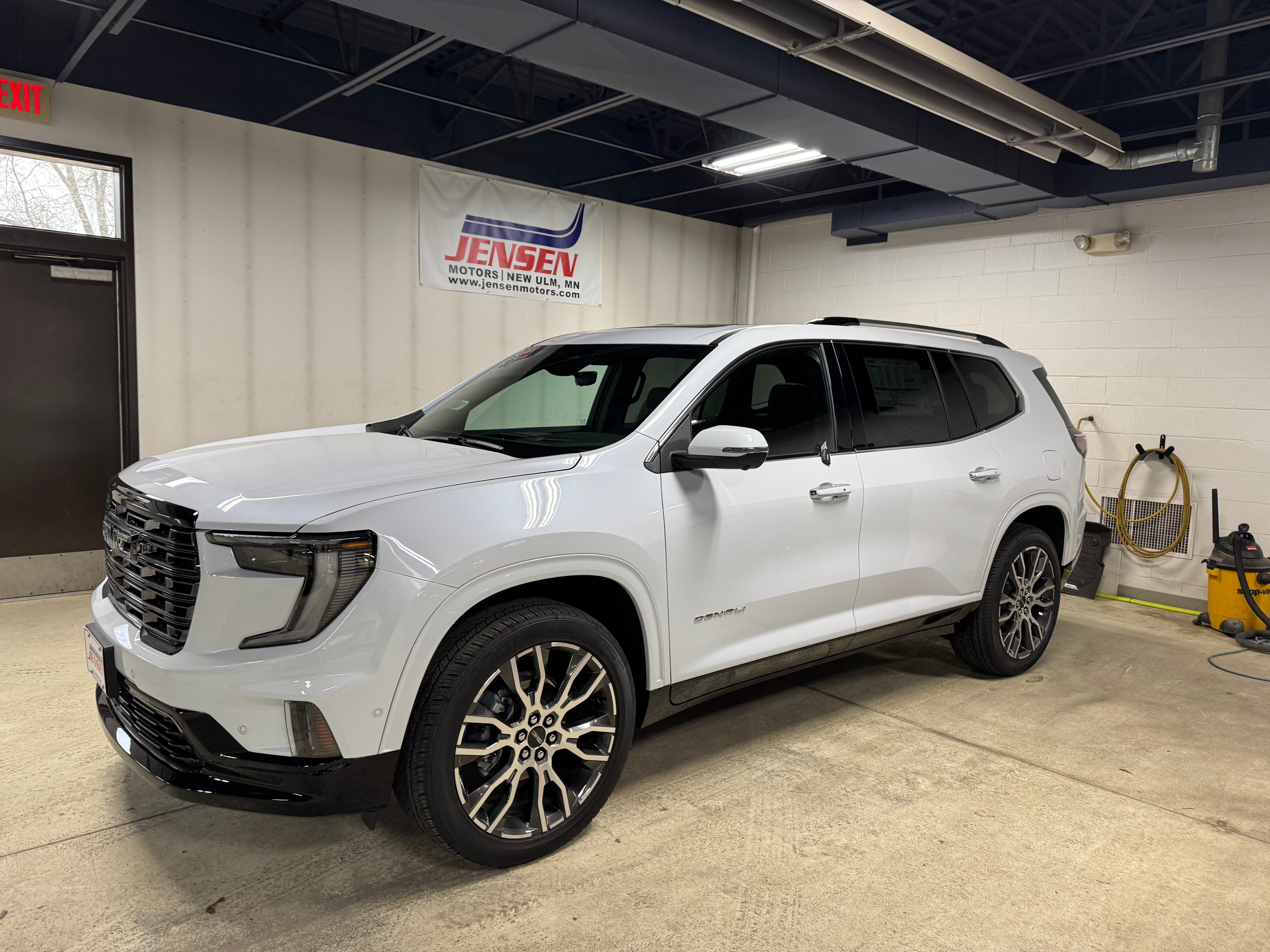 2026 GMC Acadia Denali Ultimate AWD's photo