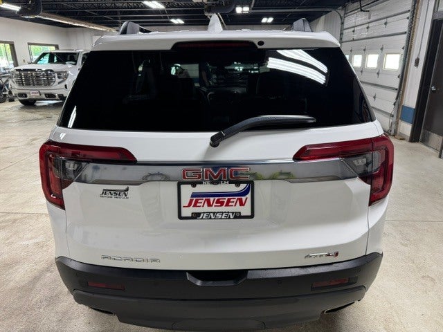 2023 GMC Acadia AT4