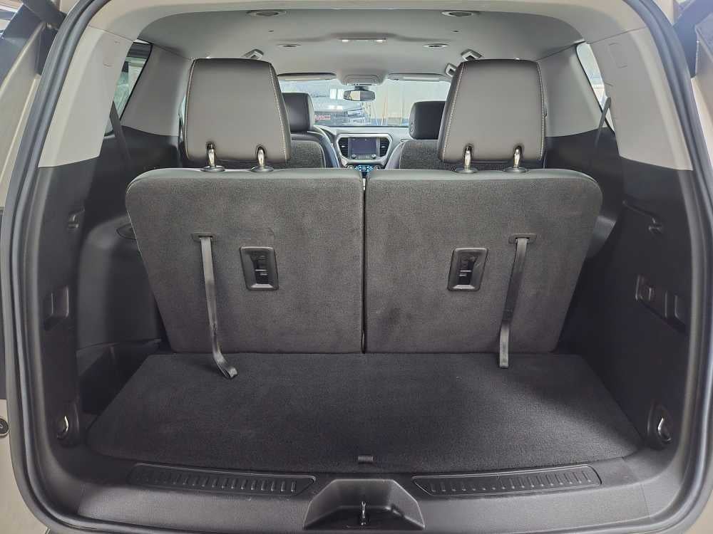 2022 GMC Acadia SLT