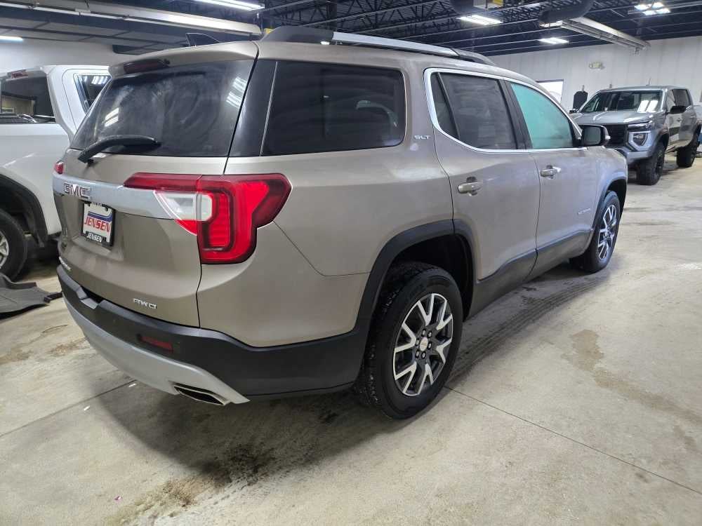 2022 GMC Acadia SLT
