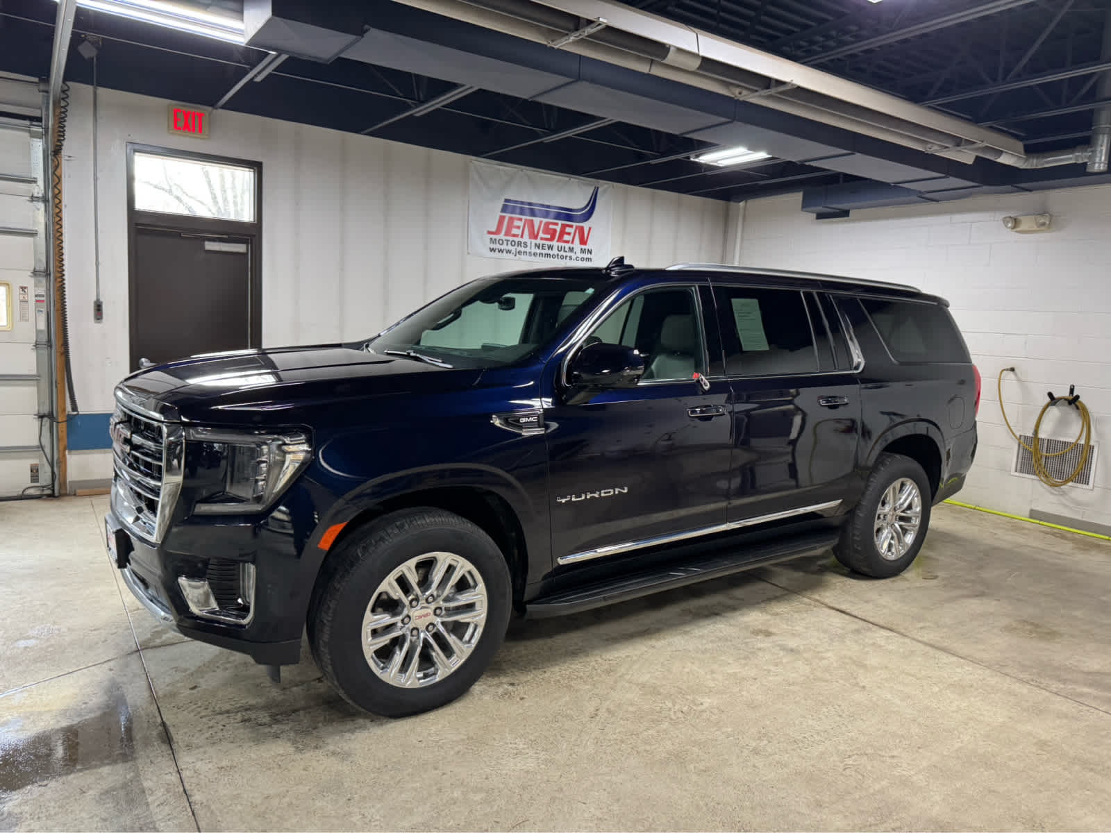 2022 GMC Yukon XL SLT