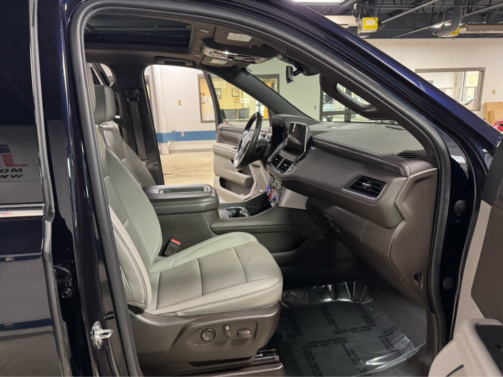 2022 GMC Yukon XL SLT