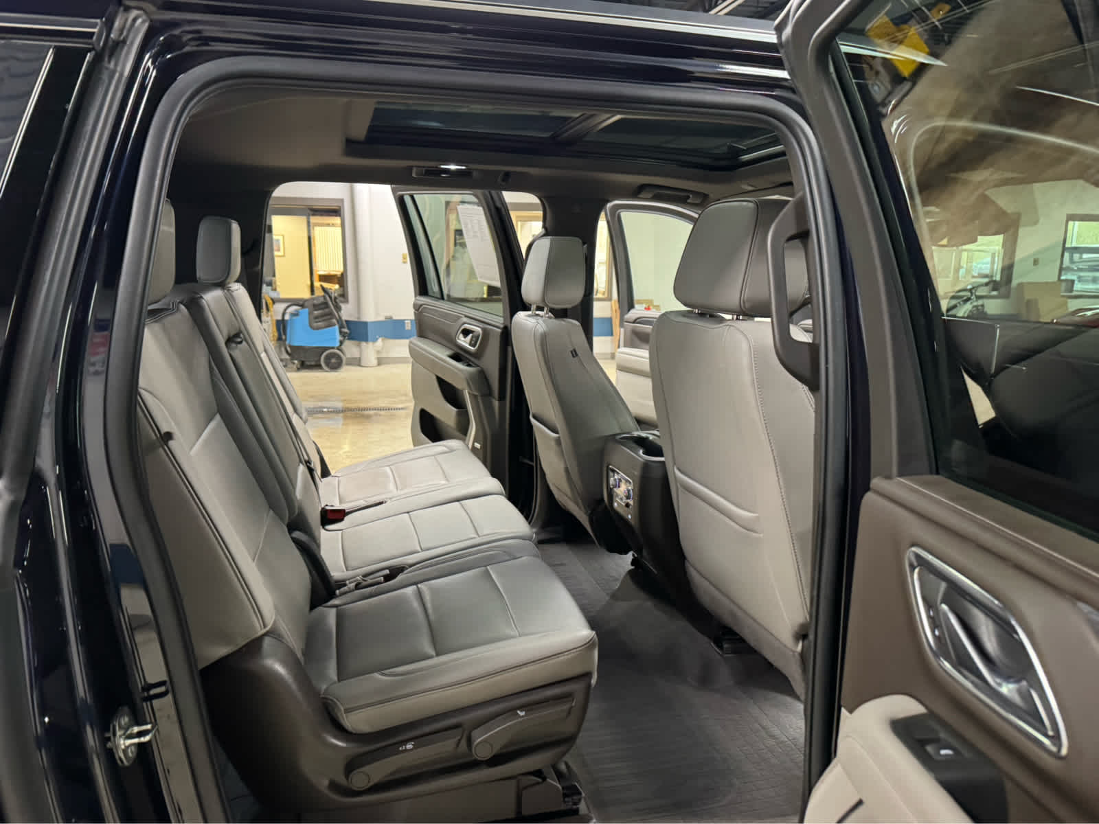 2022 GMC Yukon XL SLT