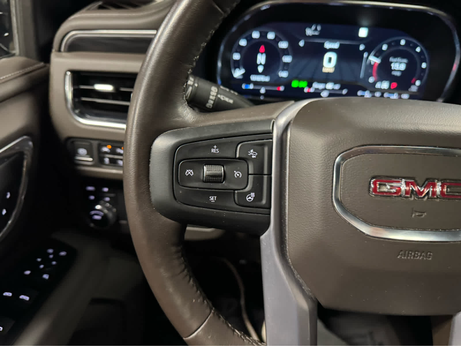2022 GMC Yukon XL SLT