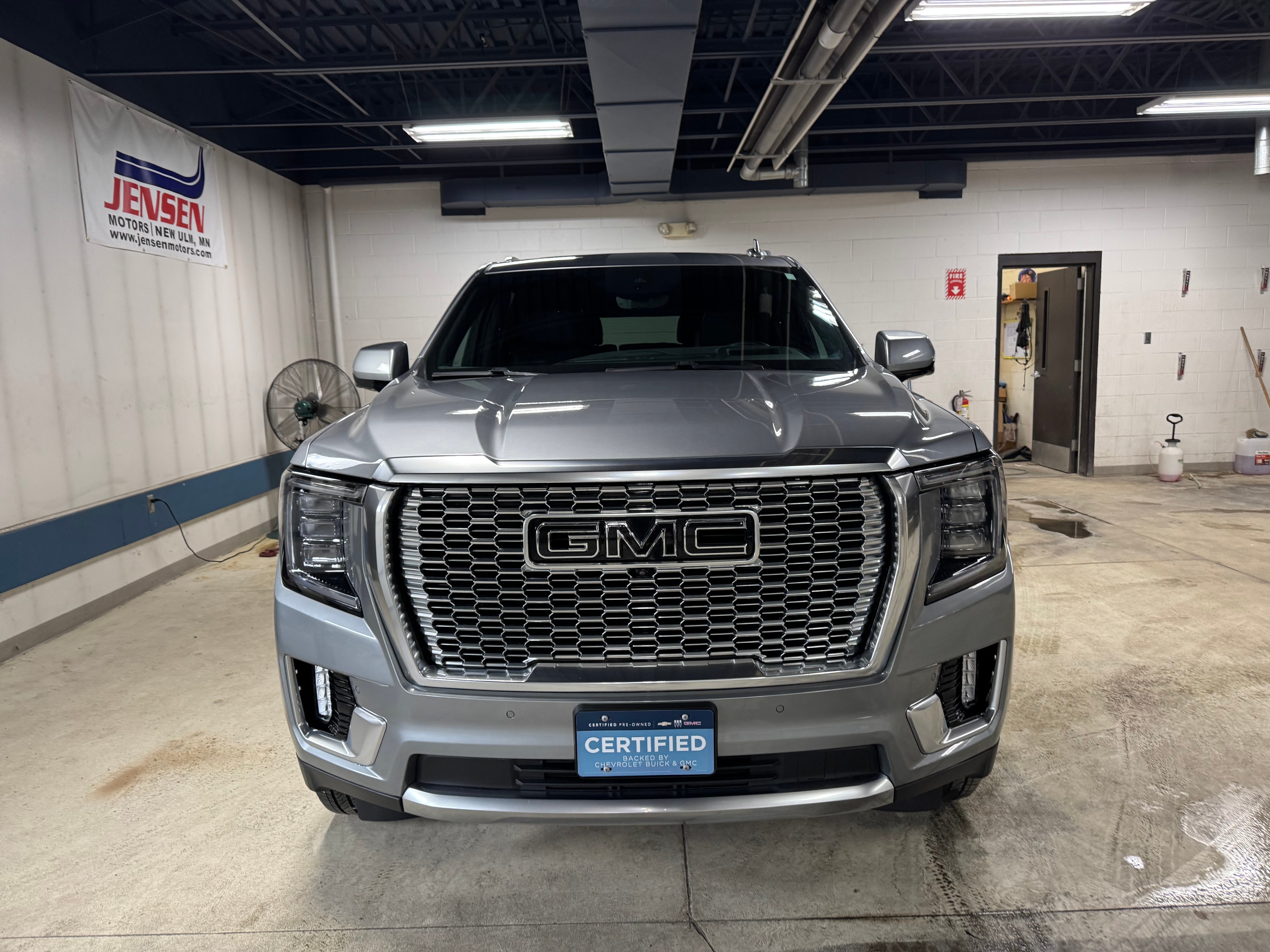 Used 2023 GMC Yukon XL Denali with VIN 1GKS2JKL5PR451774 for sale in New Ulm, Minnesota