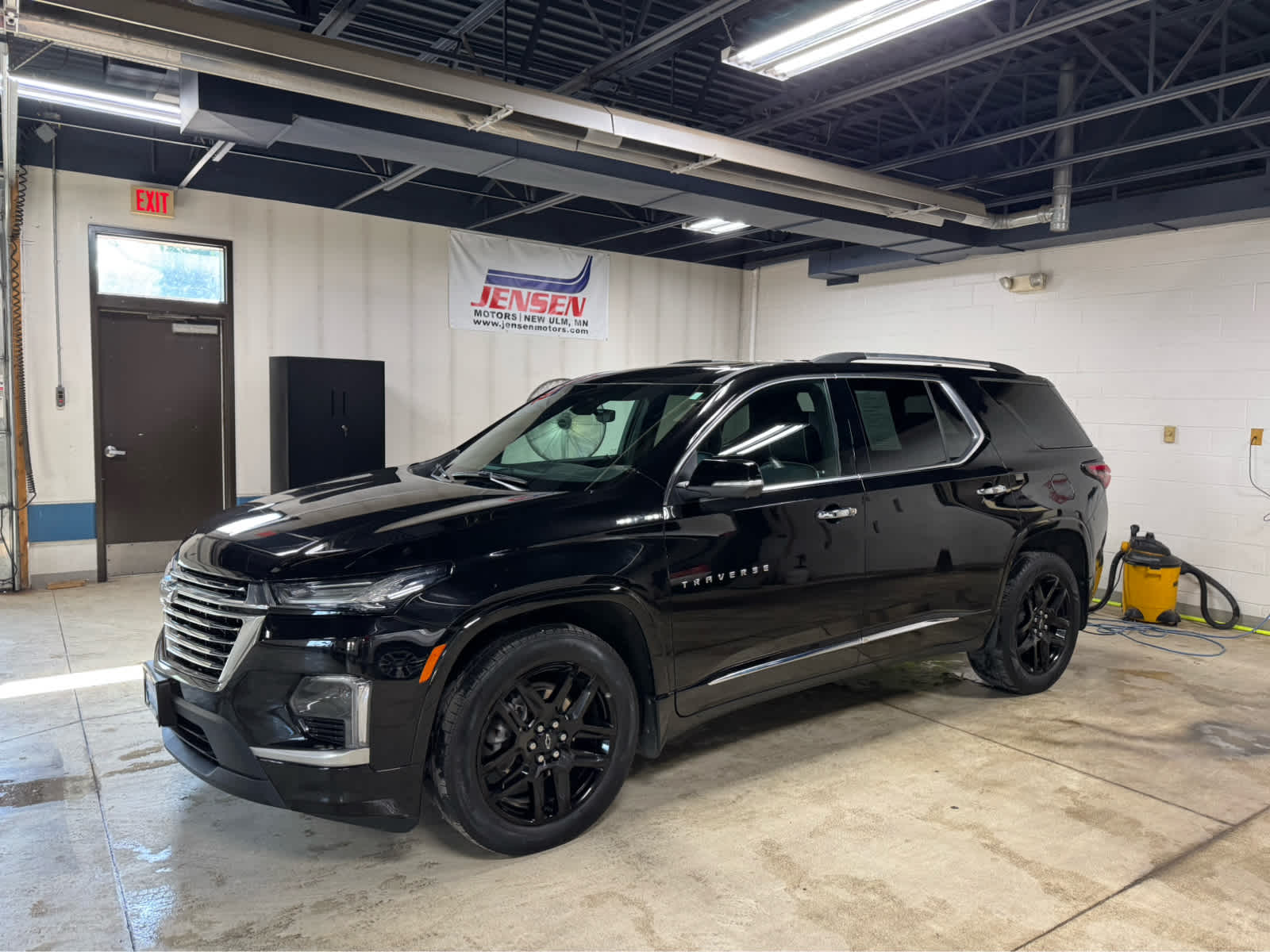 2023 Chevrolet Traverse Premier
