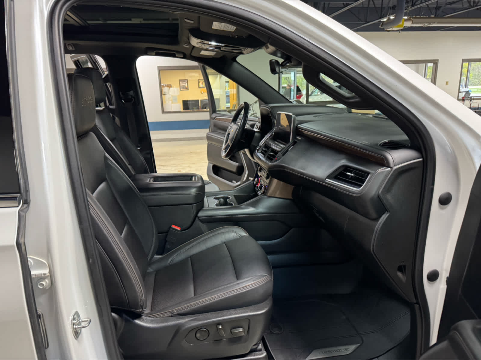 2023 Chevrolet Suburban High Country