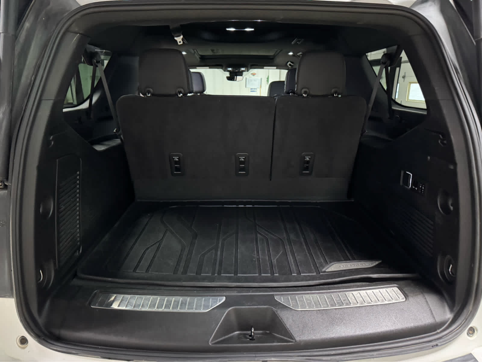 2023 Chevrolet Suburban High Country