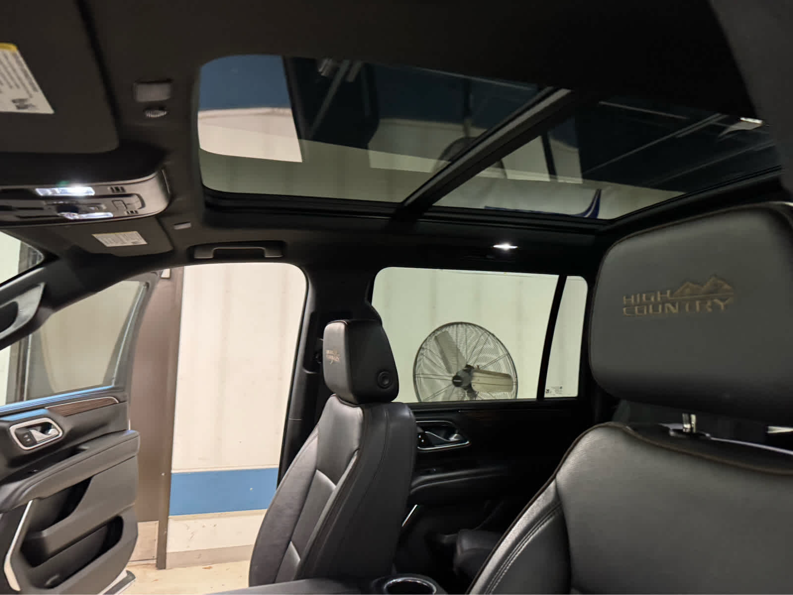 2023 Chevrolet Suburban High Country