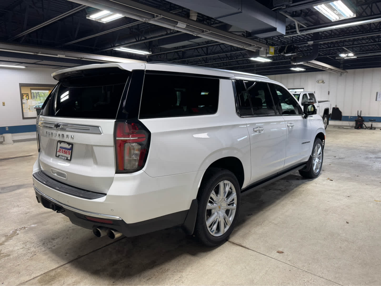 2023 Chevrolet Suburban High Country