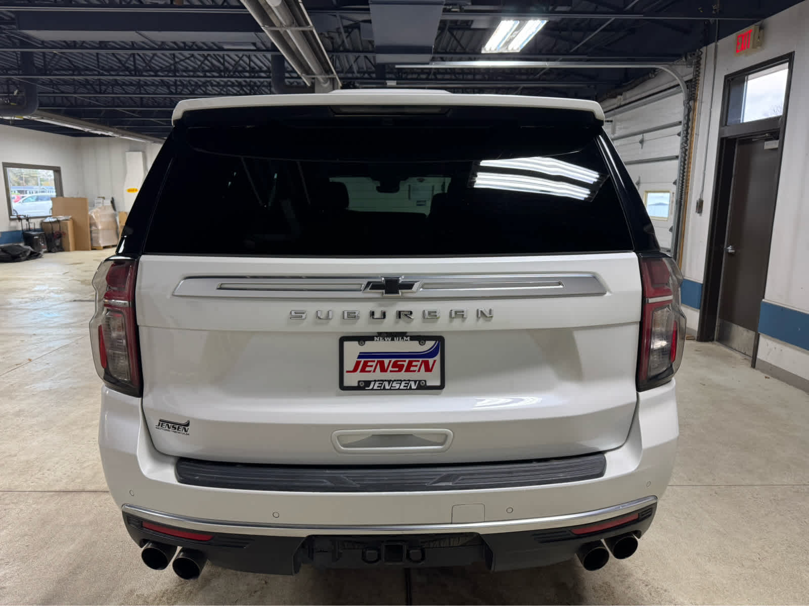 2023 Chevrolet Suburban High Country
