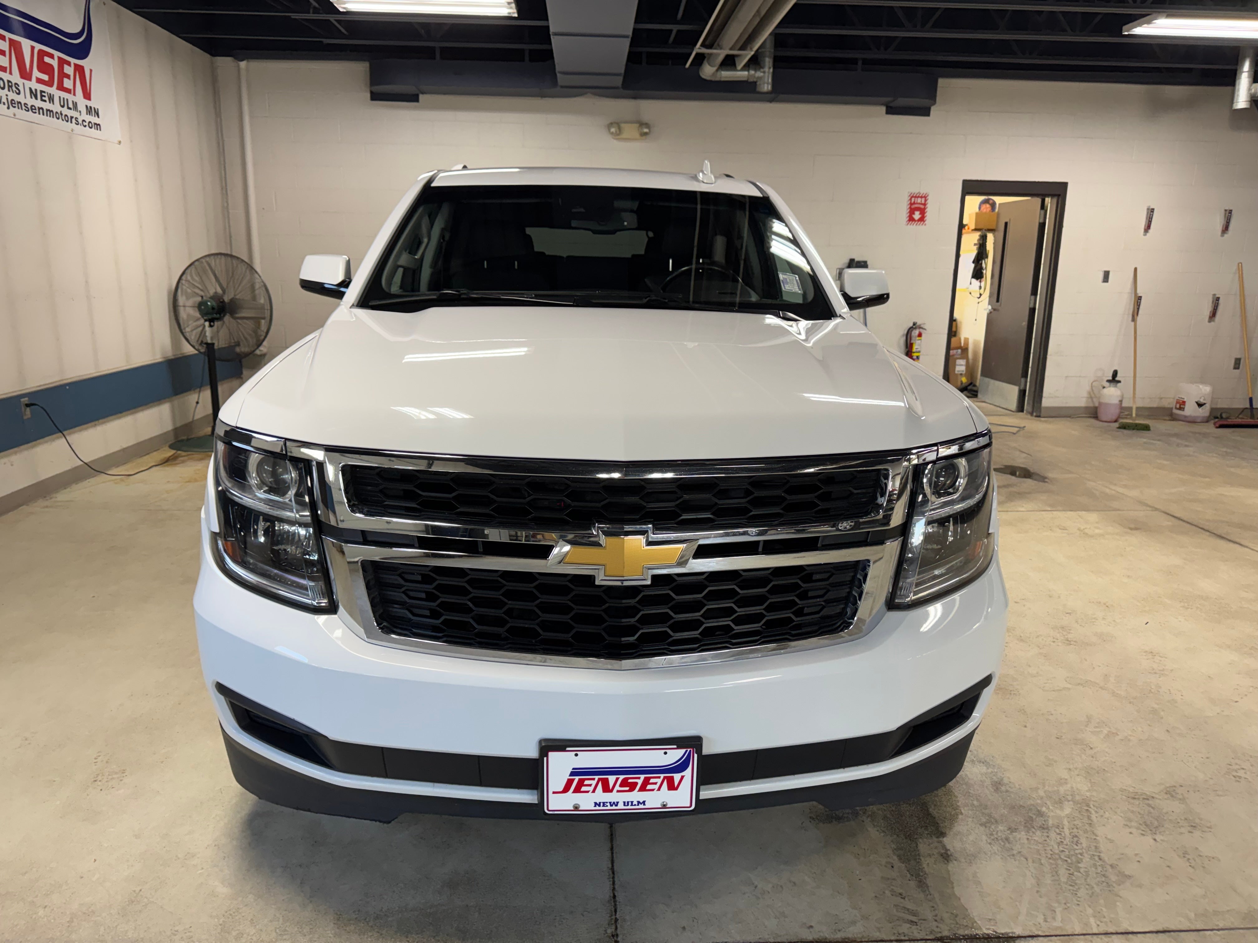Used 2020 Chevrolet Suburban LT with VIN 1GNSKHKC5LR112616 for sale in New Ulm, Minnesota