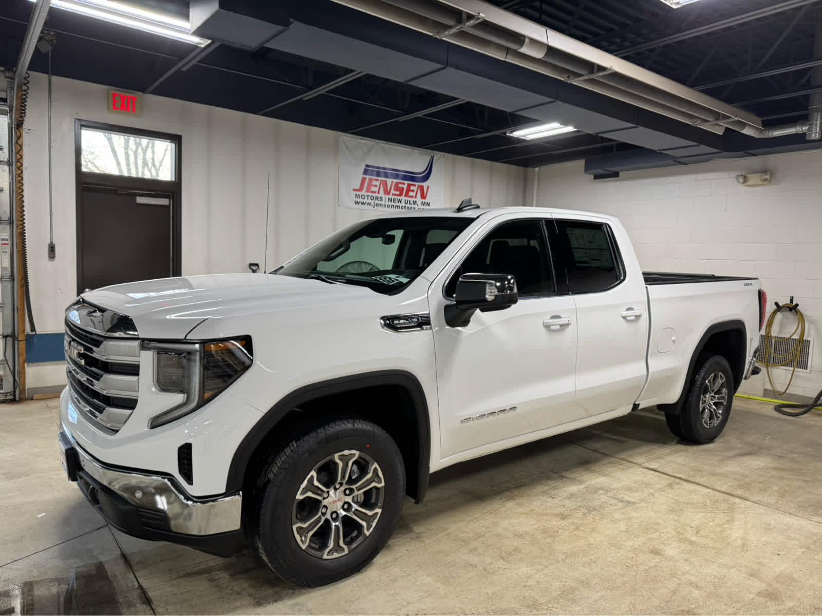 2026 GMC Sierra 1500 SLE