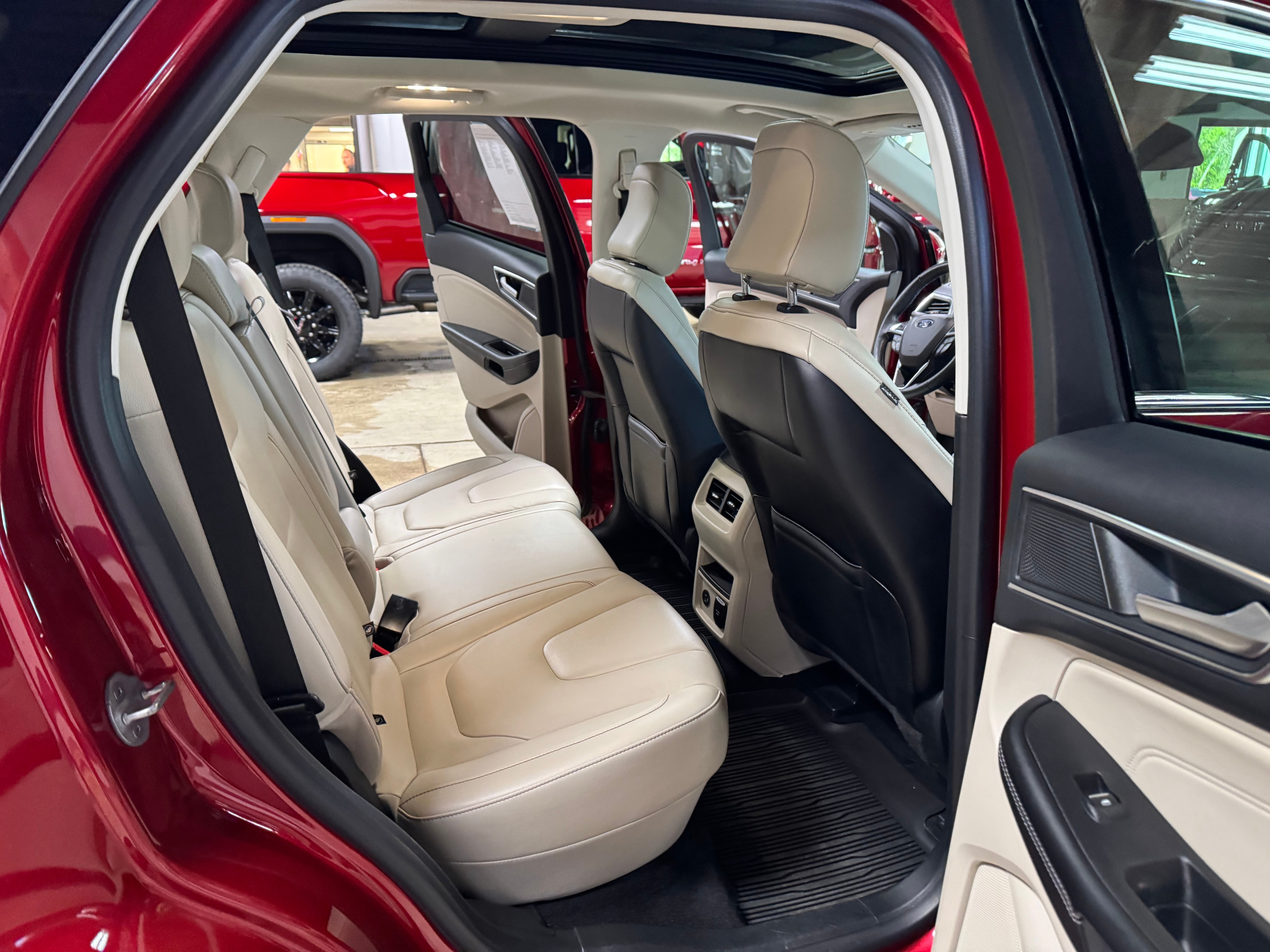 2022 Ford Edge Titanium