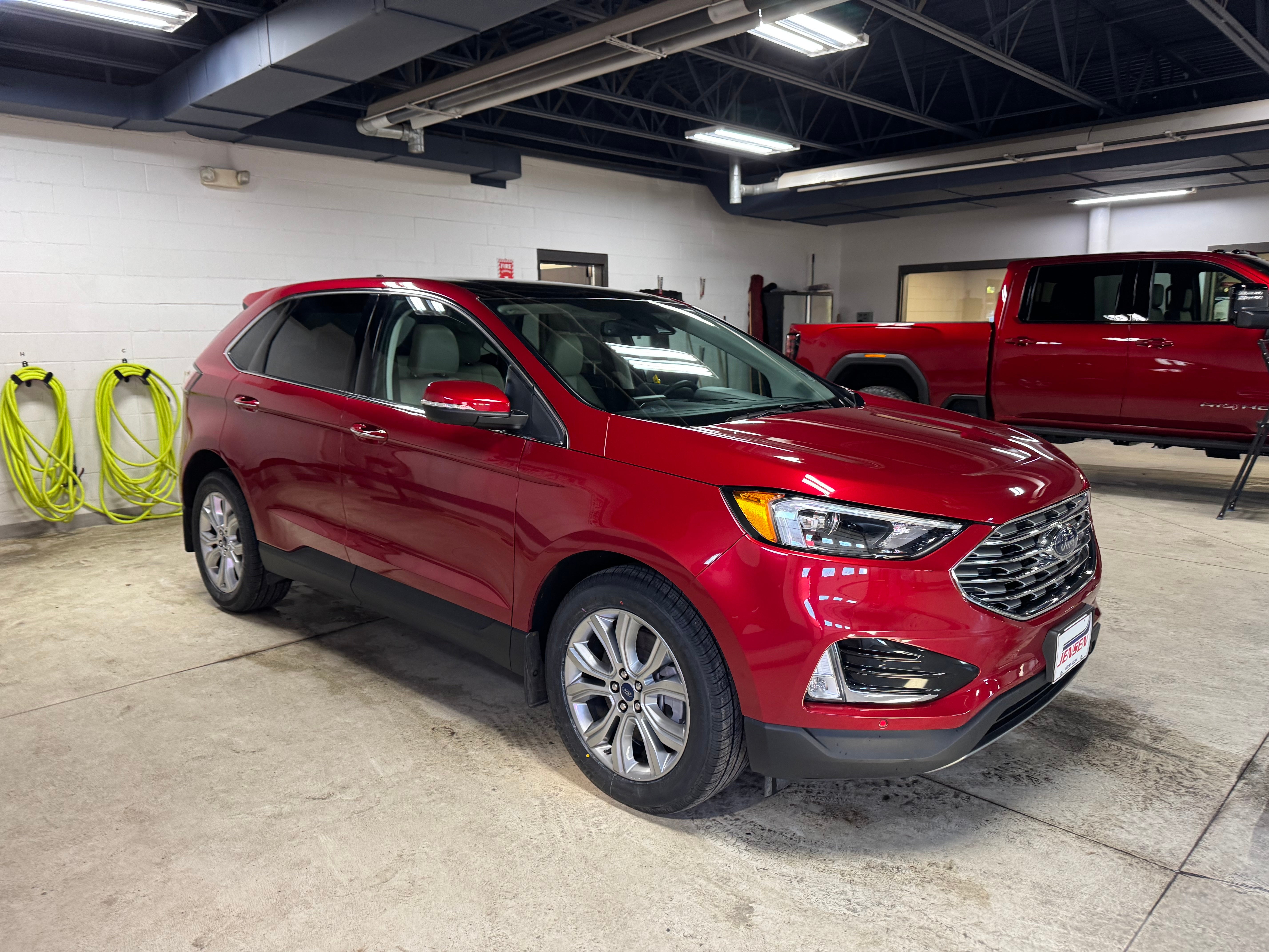 2022 Ford Edge Titanium