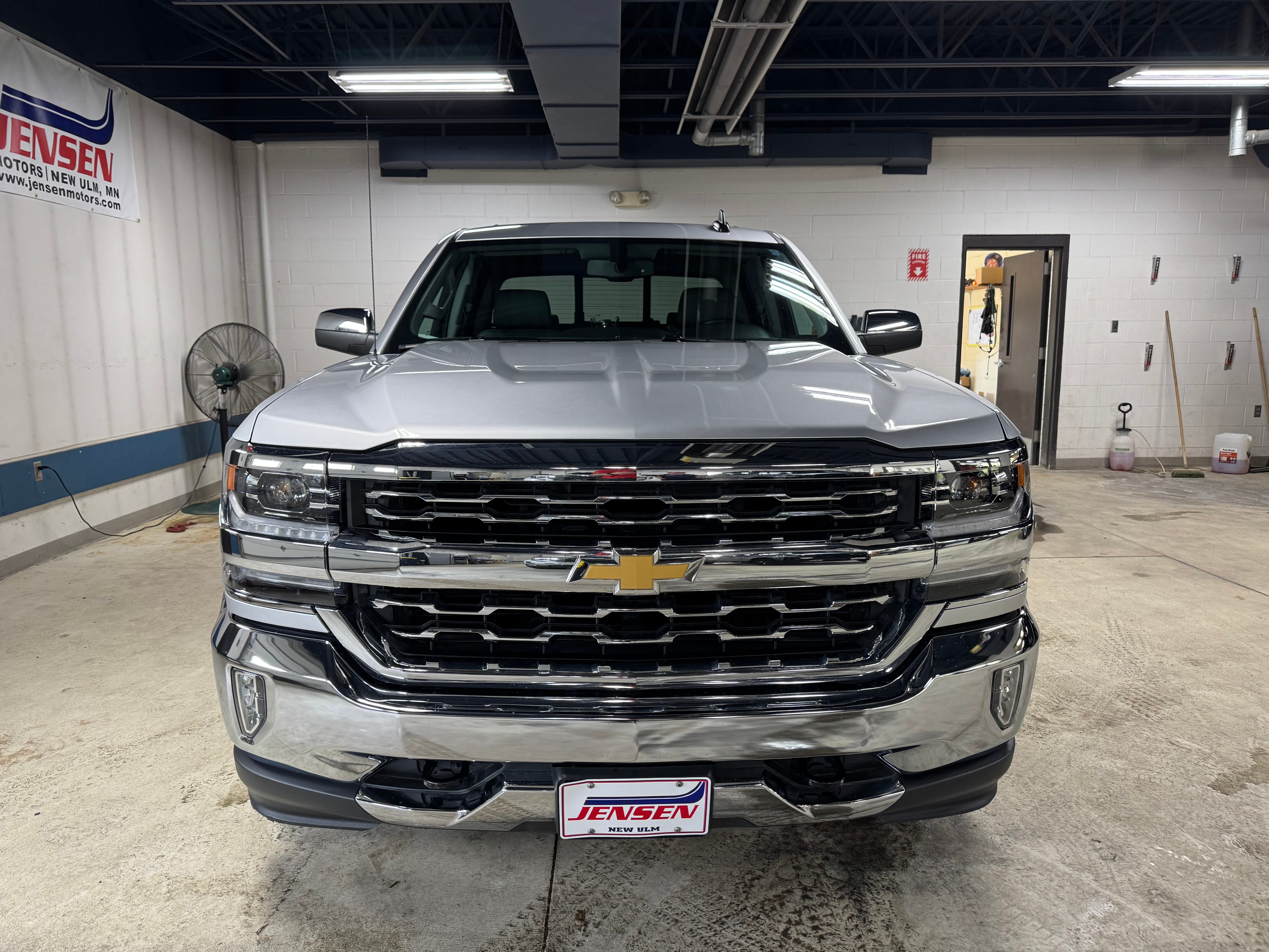 Used 2017 Chevrolet Silverado 1500 LTZ with VIN 3GCUKSEC6HG377983 for sale in New Ulm, Minnesota