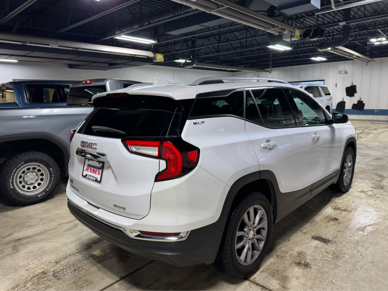 2024 GMC Terrain SLT