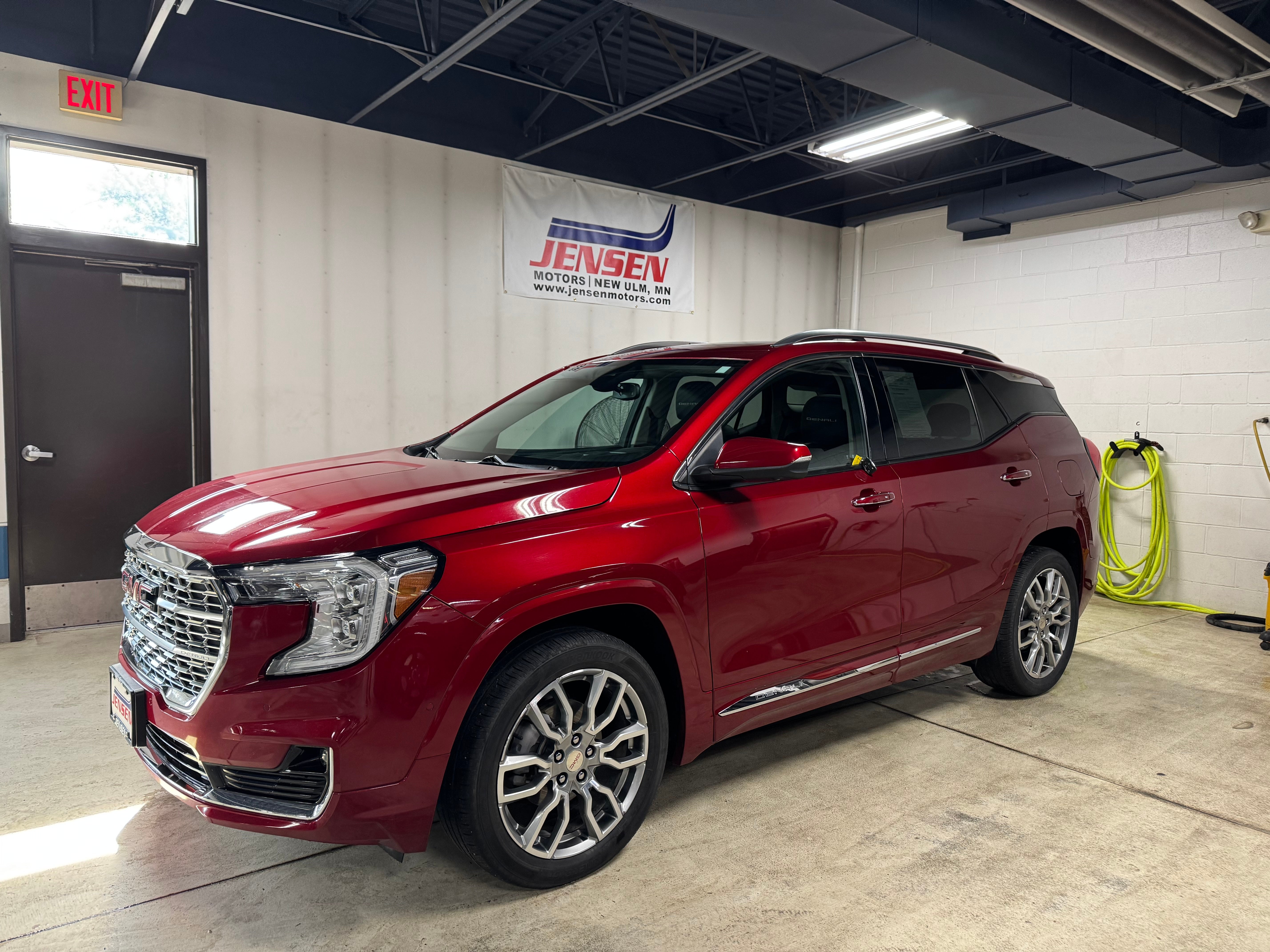 2023 GMC Terrain Denali AWD's photo