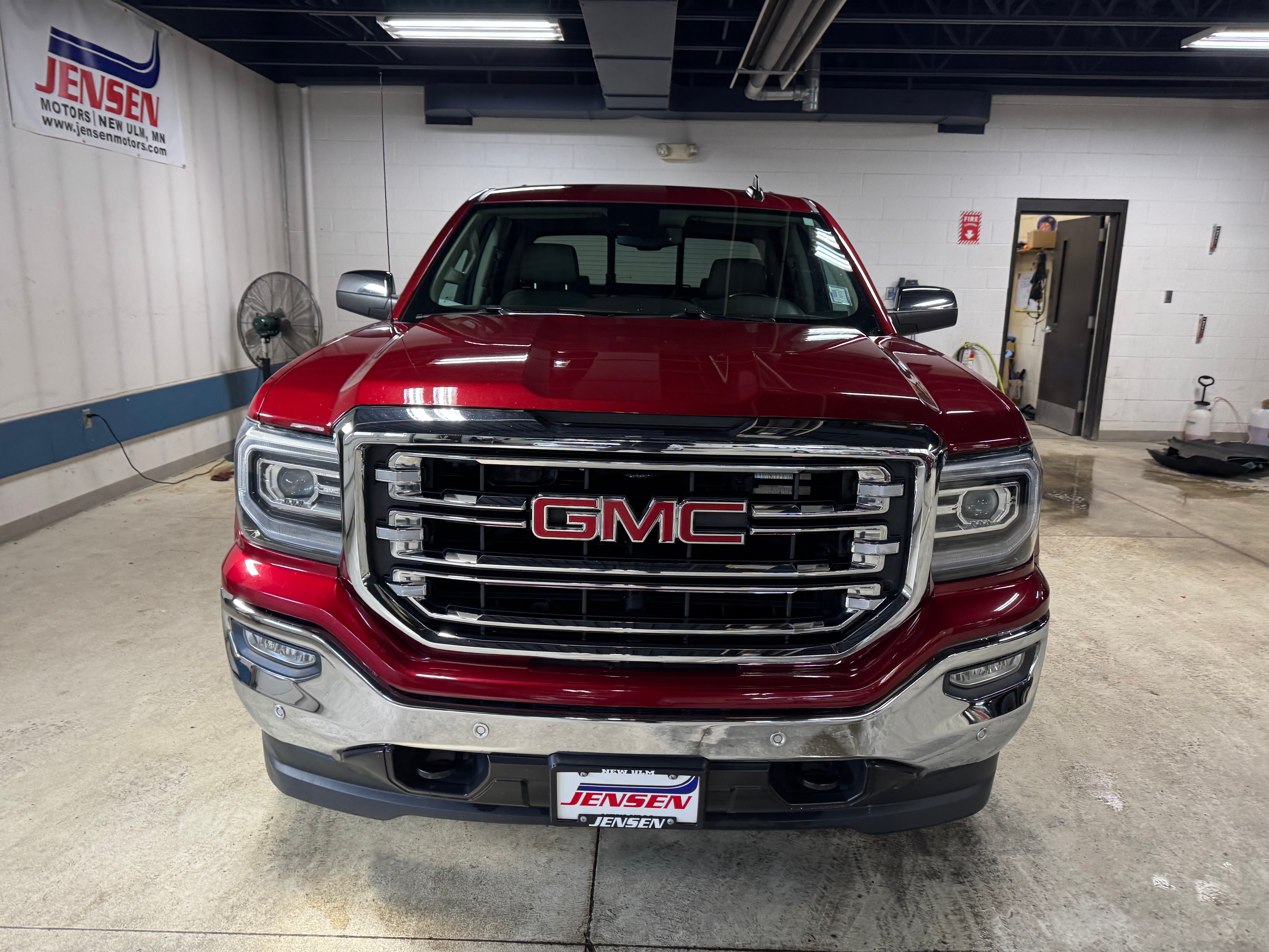 Used 2018 GMC Sierra 1500 SLT with VIN 3GTU2NEC3JG295734 for sale in New Ulm, Minnesota