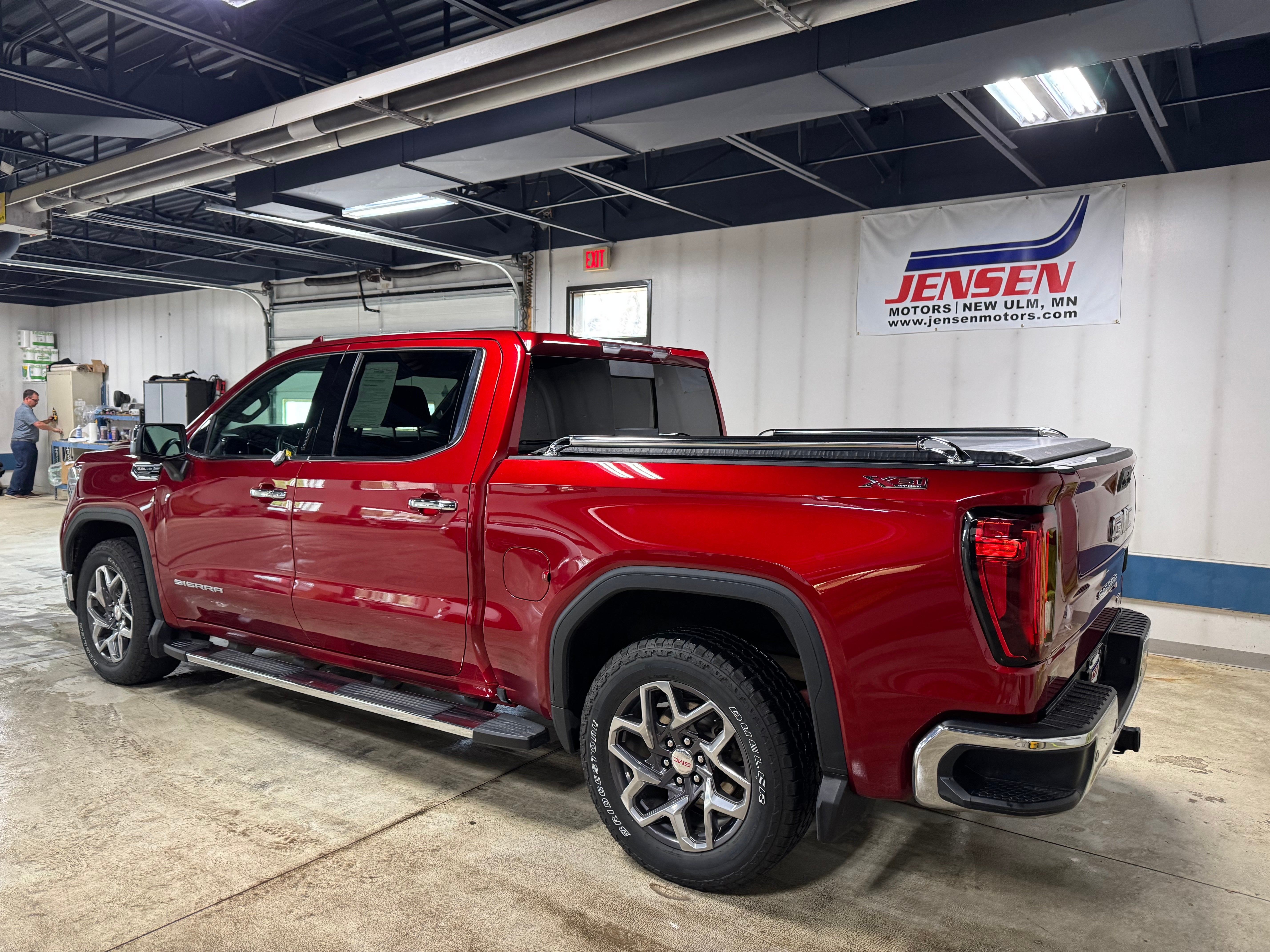 2025 GMC Sierra 1500 SLT