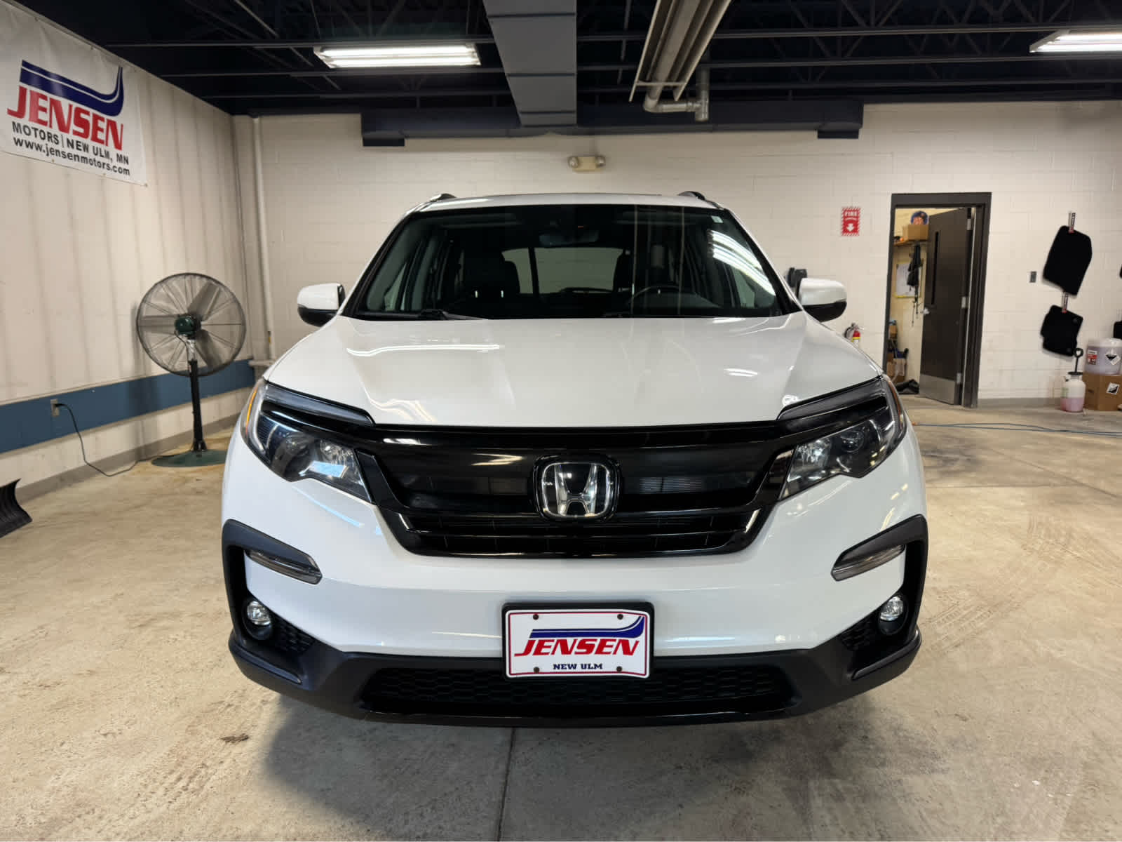 Used 2022 Honda Pilot SE with VIN 5FNYF6H26NB032213 for sale in New Ulm, Minnesota