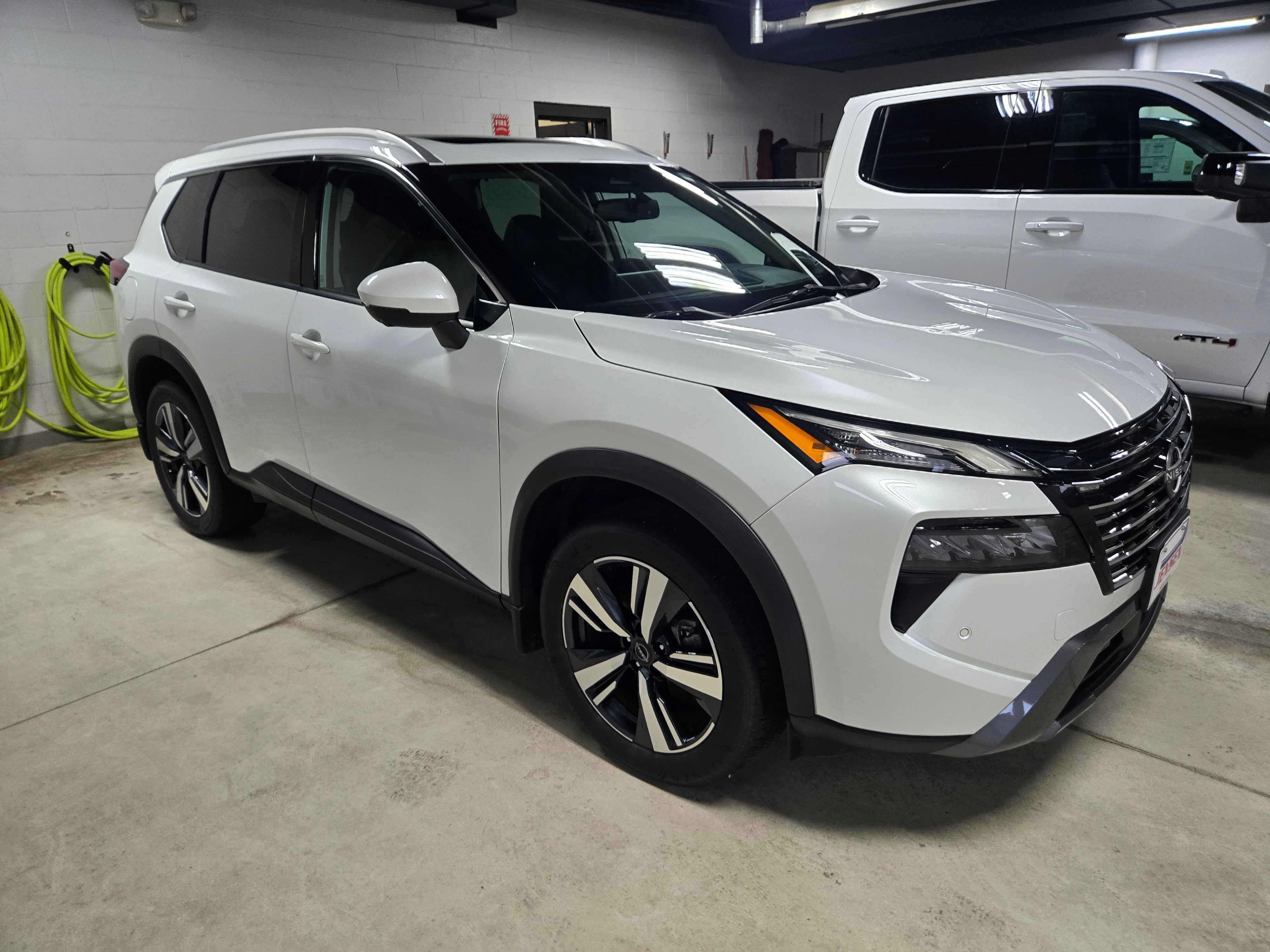 2024 Nissan Rogue SL