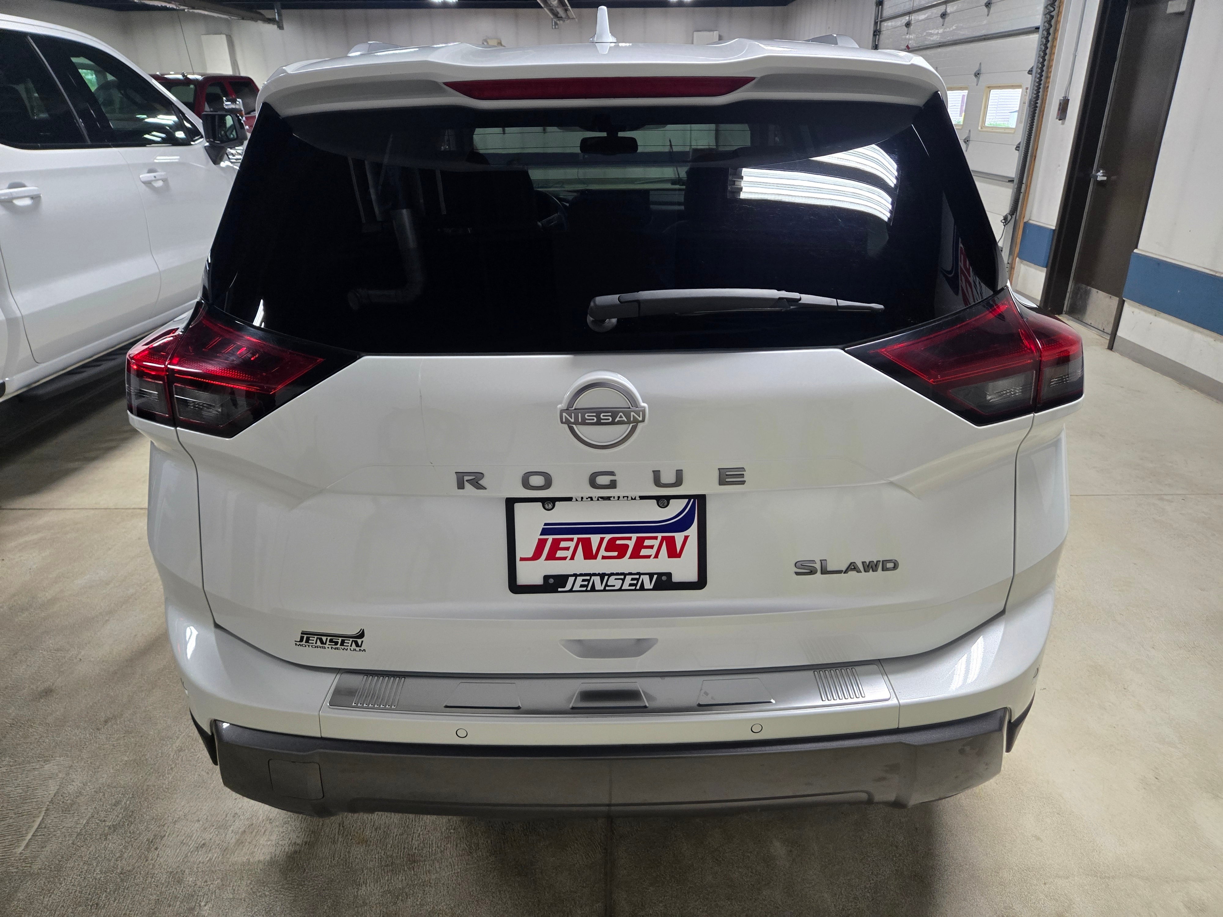 2024 Nissan Rogue SL